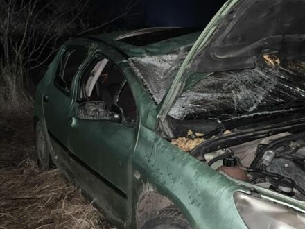 Зеленый Пежо 307, объемом двигателя 1.6 л и пробегом 340 тыс. км за 1200 $, фото 1 на Automoto.ua