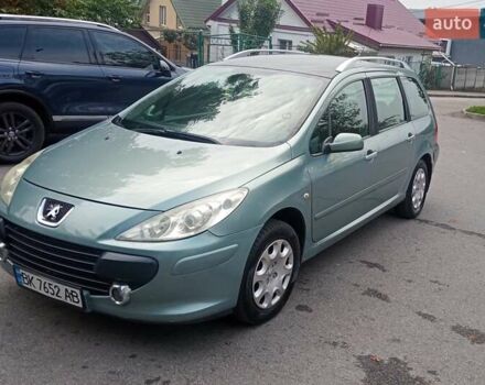 Зеленый Пежо 307, объемом двигателя 1.59 л и пробегом 282 тыс. км за 3900 $, фото 1 на Automoto.ua