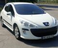 Белый Пежо 308, объемом двигателя 1.6 л и пробегом 82 тыс. км за 5695 $, фото 1 на Automoto.ua