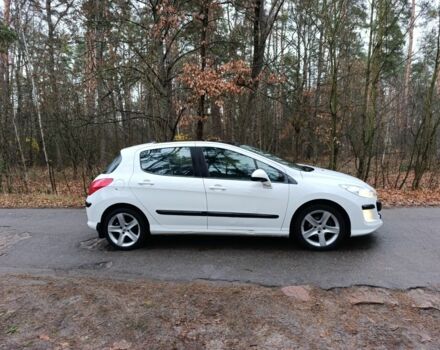 Белый Пежо 308, объемом двигателя 1.6 л и пробегом 110 тыс. км за 5500 $, фото 4 на Automoto.ua