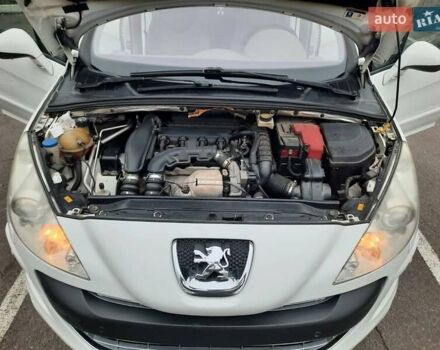 Белый Пежо 308, объемом двигателя 1.6 л и пробегом 150 тыс. км за 6900 $, фото 15 на Automoto.ua