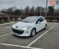 Белый Пежо 308, объемом двигателя 1.6 л и пробегом 150 тыс. км за 6000 $, фото 1 на Automoto.ua