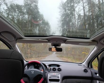 Белый Пежо 308, объемом двигателя 1.6 л и пробегом 110 тыс. км за 5500 $, фото 8 на Automoto.ua