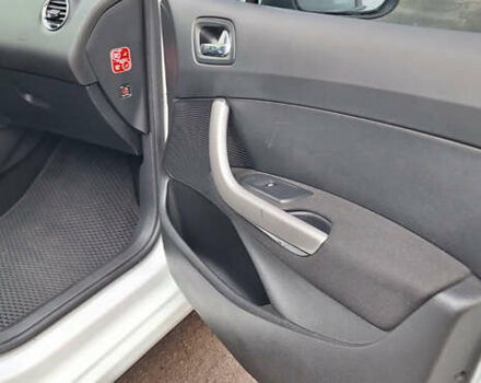 Белый Пежо 308, объемом двигателя 1.6 л и пробегом 121 тыс. км за 6550 $, фото 18 на Automoto.ua