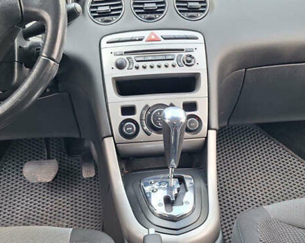 Белый Пежо 308, объемом двигателя 1.6 л и пробегом 121 тыс. км за 6550 $, фото 12 на Automoto.ua