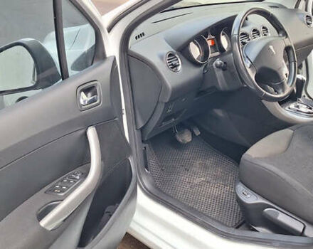 Белый Пежо 308, объемом двигателя 1.6 л и пробегом 121 тыс. км за 6550 $, фото 11 на Automoto.ua