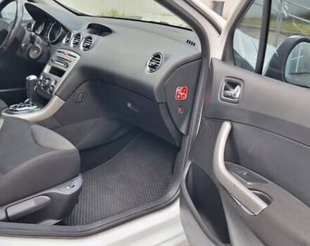 Белый Пежо 308, объемом двигателя 1.6 л и пробегом 121 тыс. км за 6550 $, фото 20 на Automoto.ua