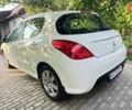 Белый Пежо 308, объемом двигателя 1.6 л и пробегом 255 тыс. км за 7800 $, фото 17 на Automoto.ua