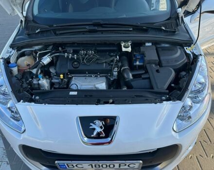 Белый Пежо 308, объемом двигателя 1.6 л и пробегом 113 тыс. км за 6700 $, фото 4 на Automoto.ua