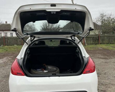 Білий Пежо 308, об'ємом двигуна 1.6 л та пробігом 267 тис. км за 6700 $, фото 4 на Automoto.ua