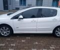 Белый Пежо 308, объемом двигателя 1.6 л и пробегом 161 тыс. км за 6500 $, фото 4 на Automoto.ua