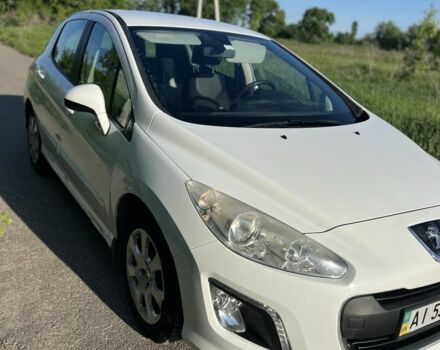Белый Пежо 308, объемом двигателя 1.6 л и пробегом 85 тыс. км за 6500 $, фото 3 на Automoto.ua