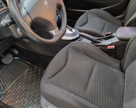 Белый Пежо 308, объемом двигателя 1.6 л и пробегом 135 тыс. км за 7400 $, фото 6 на Automoto.ua