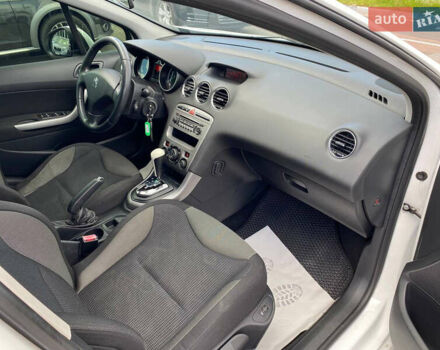 Белый Пежо 308, объемом двигателя 1.6 л и пробегом 196 тыс. км за 6500 $, фото 9 на Automoto.ua