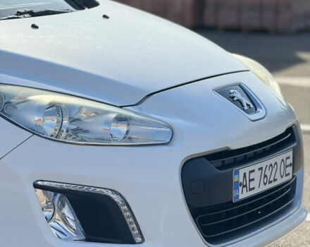 Белый Пежо 308, объемом двигателя 1.6 л и пробегом 183 тыс. км за 8000 $, фото 9 на Automoto.ua