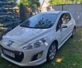 Белый Пежо 308, объемом двигателя 1.6 л и пробегом 142 тыс. км за 6300 $, фото 1 на Automoto.ua