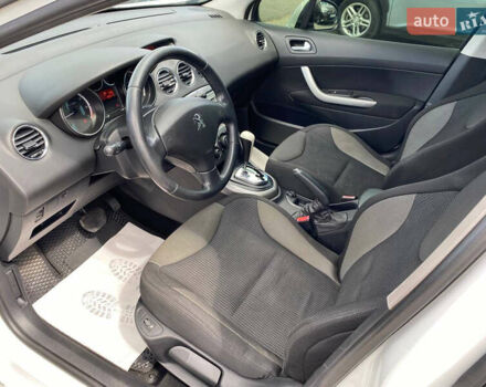 Белый Пежо 308, объемом двигателя 1.6 л и пробегом 196 тыс. км за 6500 $, фото 8 на Automoto.ua