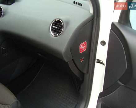 Білий Пежо 308, об'ємом двигуна 1.6 л та пробігом 148 тис. км за 7300 $, фото 17 на Automoto.ua