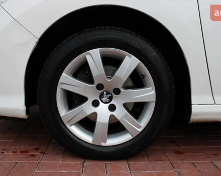 Белый Пежо 308, объемом двигателя 1.56 л и пробегом 173 тыс. км за 7300 $, фото 17 на Automoto.ua