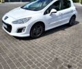 Белый Пежо 308, объемом двигателя 1.6 л и пробегом 185 тыс. км за 8000 $, фото 1 на Automoto.ua