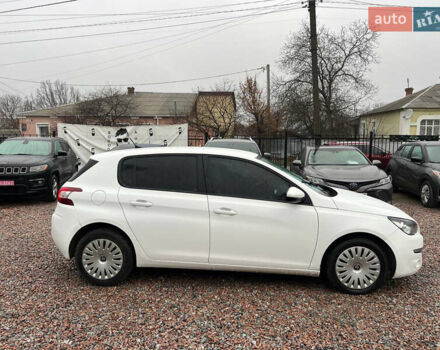Белый Пежо 308, объемом двигателя 1.6 л и пробегом 247 тыс. км за 9800 $, фото 7 на Automoto.ua