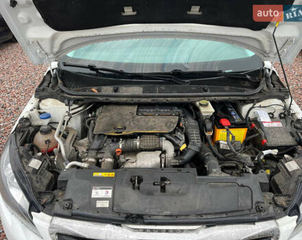 Белый Пежо 308, объемом двигателя 1.6 л и пробегом 247 тыс. км за 9800 $, фото 20 на Automoto.ua