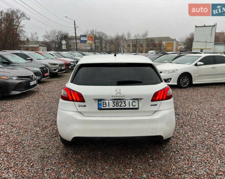 Белый Пежо 308, объемом двигателя 1.6 л и пробегом 247 тыс. км за 9800 $, фото 5 на Automoto.ua