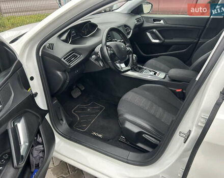 Белый Пежо 308, объемом двигателя 1.5 л и пробегом 68 тыс. км за 16600 $, фото 8 на Automoto.ua