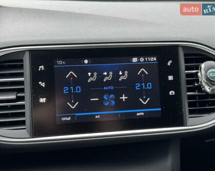 Белый Пежо 308, объемом двигателя 1.5 л и пробегом 227 тыс. км за 12300 $, фото 15 на Automoto.ua