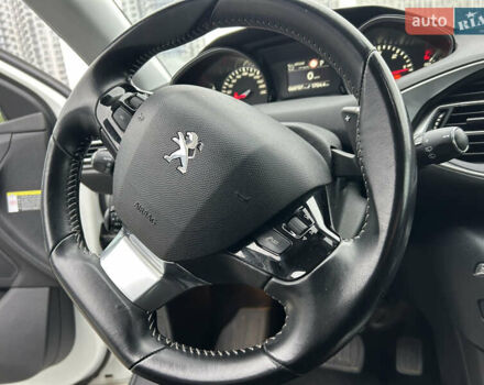 Белый Пежо 308, объемом двигателя 1.5 л и пробегом 68 тыс. км за 16600 $, фото 17 на Automoto.ua