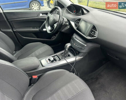 Белый Пежо 308, объемом двигателя 1.5 л и пробегом 68 тыс. км за 16600 $, фото 6 на Automoto.ua