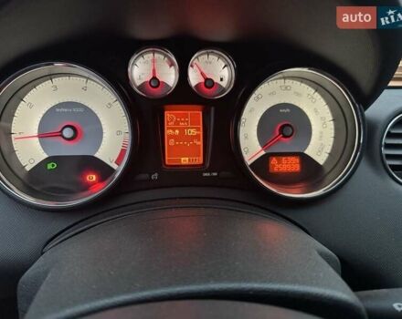 Белый Пежо 308, объемом двигателя 1.6 л и пробегом 259 тыс. км за 9500 $, фото 5 на Automoto.ua