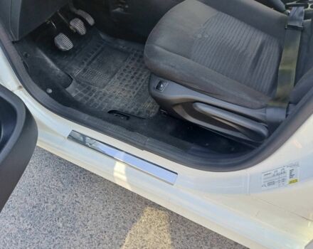 Білий Пежо 308, об'ємом двигуна 1.2 л та пробігом 230 тис. км за 4599 $, фото 8 на Automoto.ua