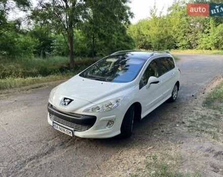 Белый Пежо 308, объемом двигателя 1.6 л и пробегом 202 тыс. км за 5700 $, фото 1 на Automoto.ua