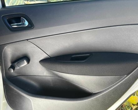 Белый Пежо 308, объемом двигателя 1.6 л и пробегом 280 тыс. км за 4890 $, фото 19 на Automoto.ua