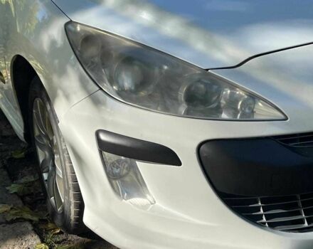 Белый Пежо 308, объемом двигателя 1.6 л и пробегом 280 тыс. км за 4890 $, фото 3 на Automoto.ua
