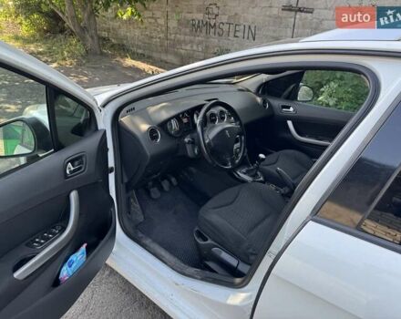 Білий Пежо 308, об'ємом двигуна 1.56 л та пробігом 320 тис. км за 4700 $, фото 4 на Automoto.ua
