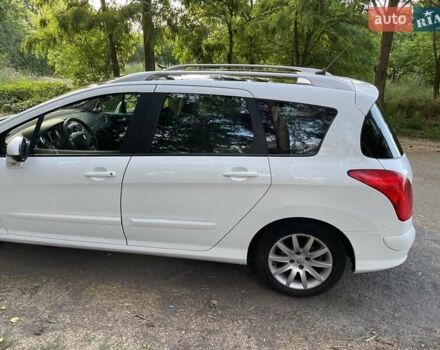 Белый Пежо 308, объемом двигателя 1.6 л и пробегом 202 тыс. км за 5700 $, фото 5 на Automoto.ua