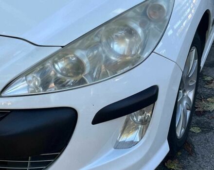 Белый Пежо 308, объемом двигателя 1.6 л и пробегом 280 тыс. км за 4890 $, фото 4 на Automoto.ua