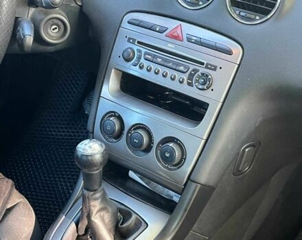 Белый Пежо 308, объемом двигателя 1.6 л и пробегом 280 тыс. км за 4890 $, фото 18 на Automoto.ua