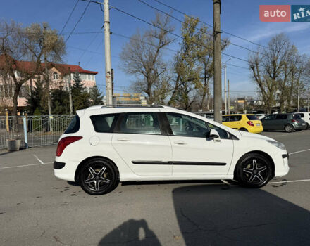 Белый Пежо 308, объемом двигателя 1.56 л и пробегом 265 тыс. км за 4500 $, фото 7 на Automoto.ua