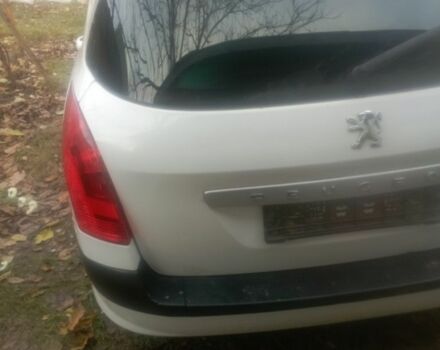 Белый Пежо 308, объемом двигателя 1.6 л и пробегом 249 тыс. км за 3000 $, фото 2 на Automoto.ua