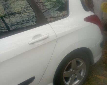 Белый Пежо 308, объемом двигателя 1.6 л и пробегом 249 тыс. км за 3000 $, фото 4 на Automoto.ua