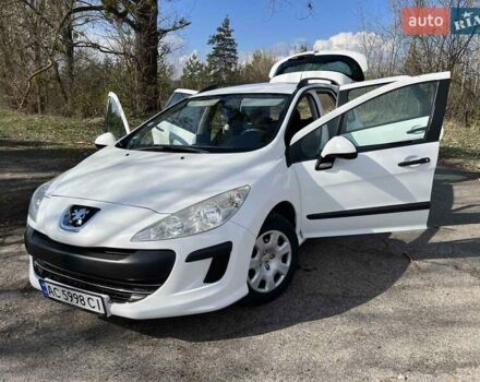 Белый Пежо 308, объемом двигателя 1.4 л и пробегом 196 тыс. км за 4100 $, фото 6 на Automoto.ua