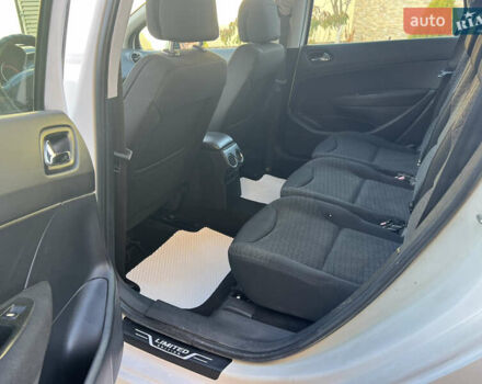 Білий Пежо 308, об'ємом двигуна 1.56 л та пробігом 321 тис. км за 4000 $, фото 52 на Automoto.ua