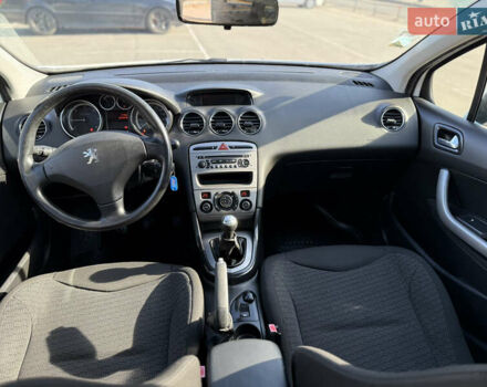 Белый Пежо 308, объемом двигателя 1.56 л и пробегом 265 тыс. км за 4500 $, фото 12 на Automoto.ua