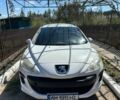 Белый Пежо 308, объемом двигателя 1.4 л и пробегом 304 тыс. км за 4500 $, фото 1 на Automoto.ua
