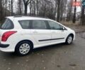 Белый Пежо 308, объемом двигателя 1.6 л и пробегом 224 тыс. км за 3900 $, фото 6 на Automoto.ua