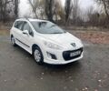 Белый Пежо 308, объемом двигателя 0 л и пробегом 220 тыс. км за 3800 $, фото 2 на Automoto.ua