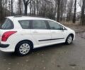 Белый Пежо 308, объемом двигателя 0 л и пробегом 220 тыс. км за 3800 $, фото 7 на Automoto.ua